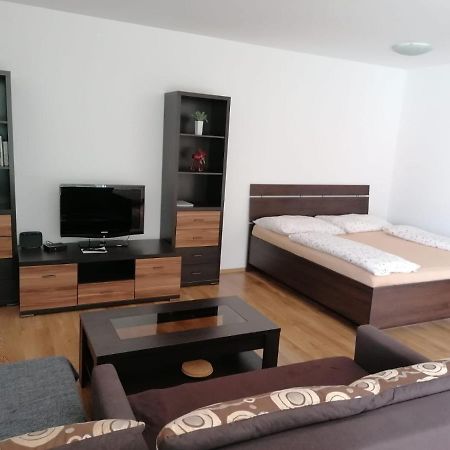 Modern City Center Apartment With Private Parking Martin Exterior foto